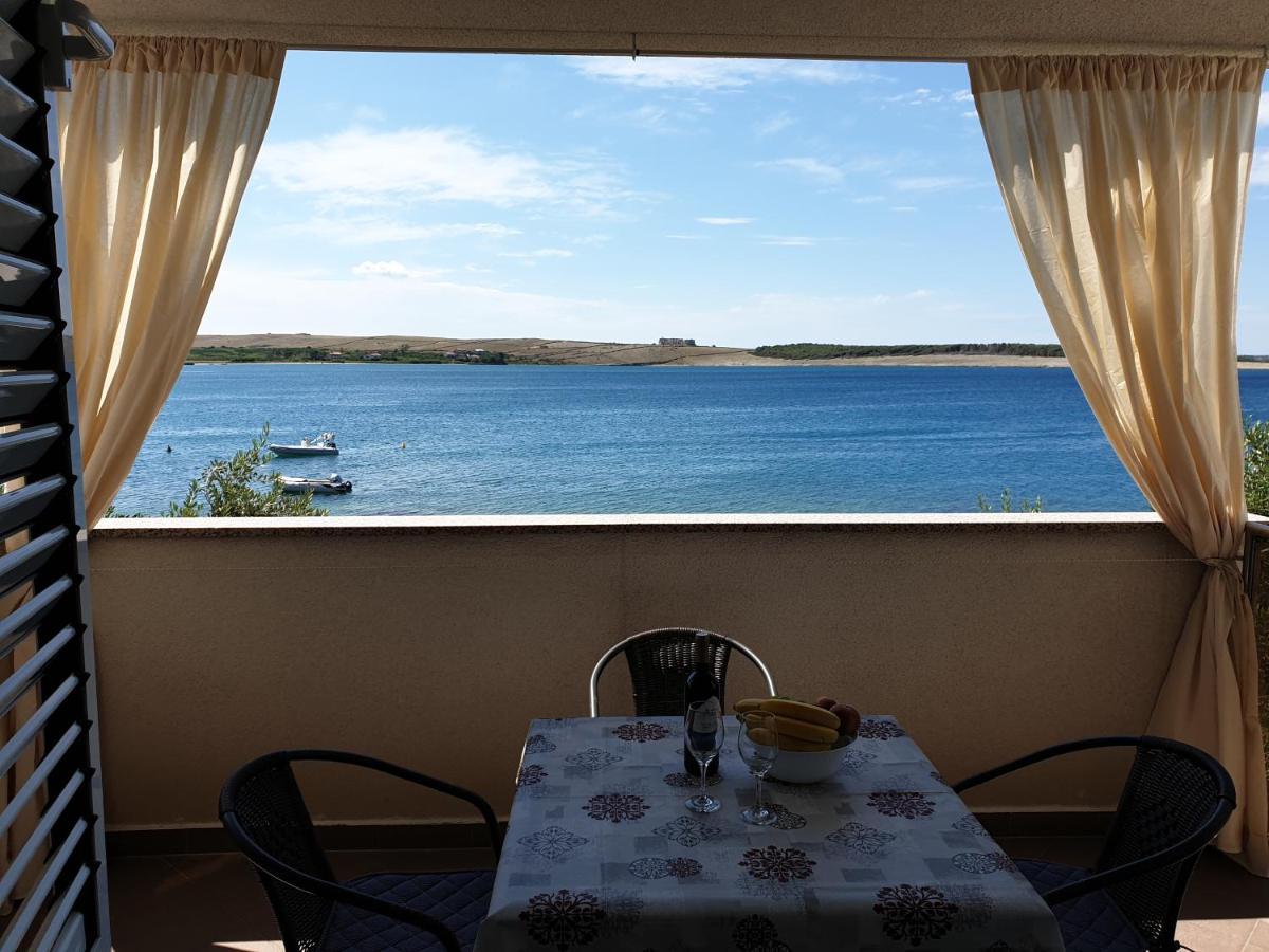 Summertime Apartmani Povljana Eksteriør billede