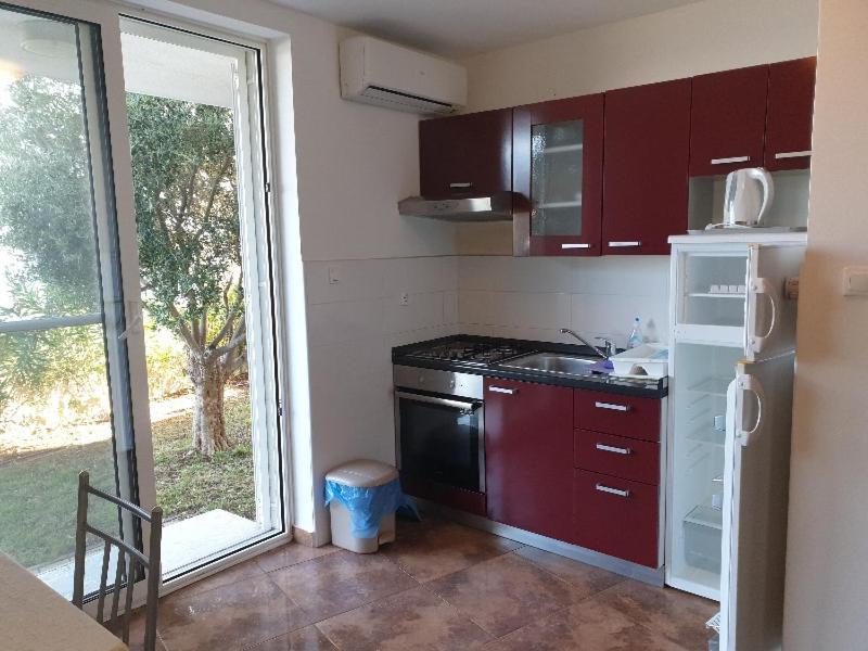 Summertime Apartmani Povljana Eksteriør billede